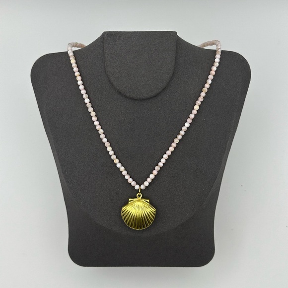 Light Pink Shell Beaded Necklace with Plastic Gold Tone Shell Locket Pendant - Picture 3 of 13